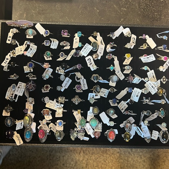 Rings Rings and more Rings - PRICES VARY AND ARE EACH PRICED SEPARATELY - Picture 1 of 4